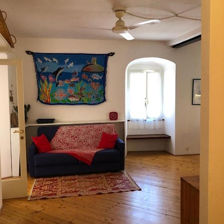 La Piazzetta Apartment Capraia Luaran gambar