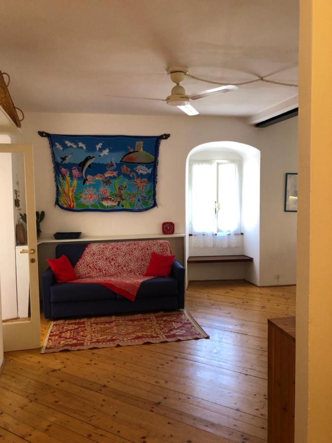 La Piazzetta Apartment Capraia Luaran gambar
