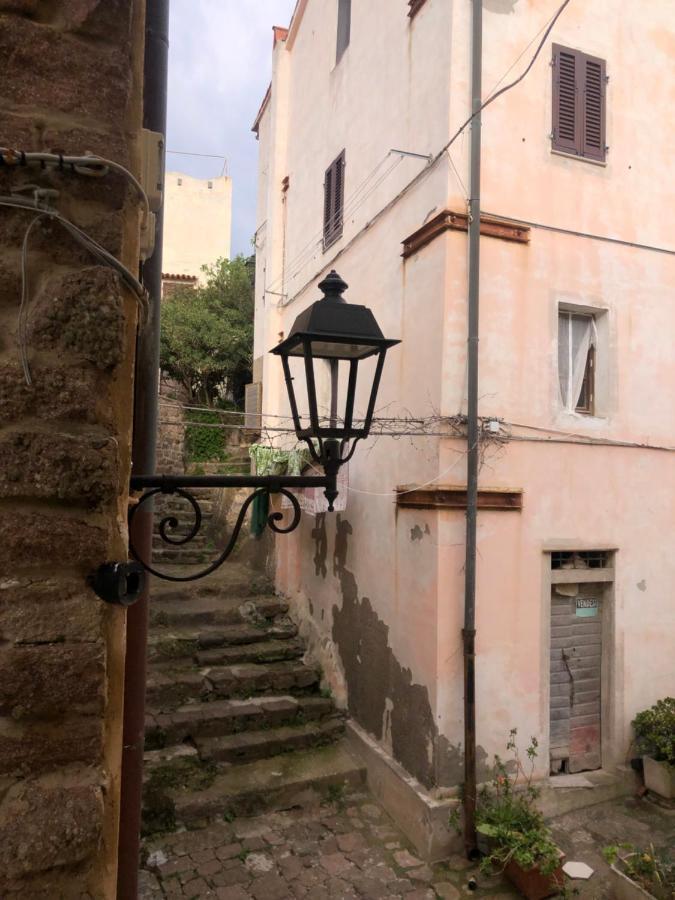 La Piazzetta Apartment Capraia Luaran gambar